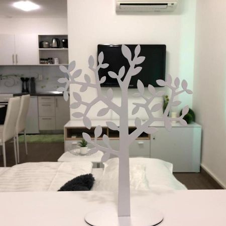 リュブリャナModern Center Studio Under The Castle - Free Parkingアパートメント エクステリア 写真